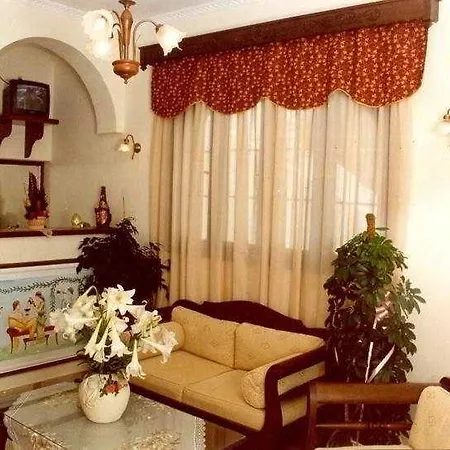 Lignos 2* Fira (Santorini)